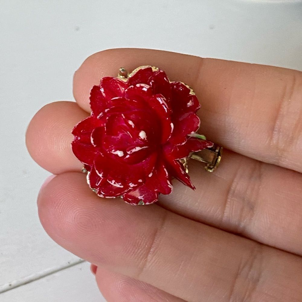 Vintage Small Red Rose Brooch Pin Floral Gold Tone Romantic Botanical Jewelry